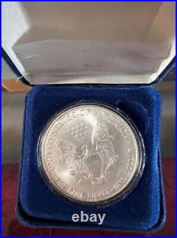 2000 U. S. American Eagle. 999 Silver Dollar $1 Coin Full Color Flag OGP No COA